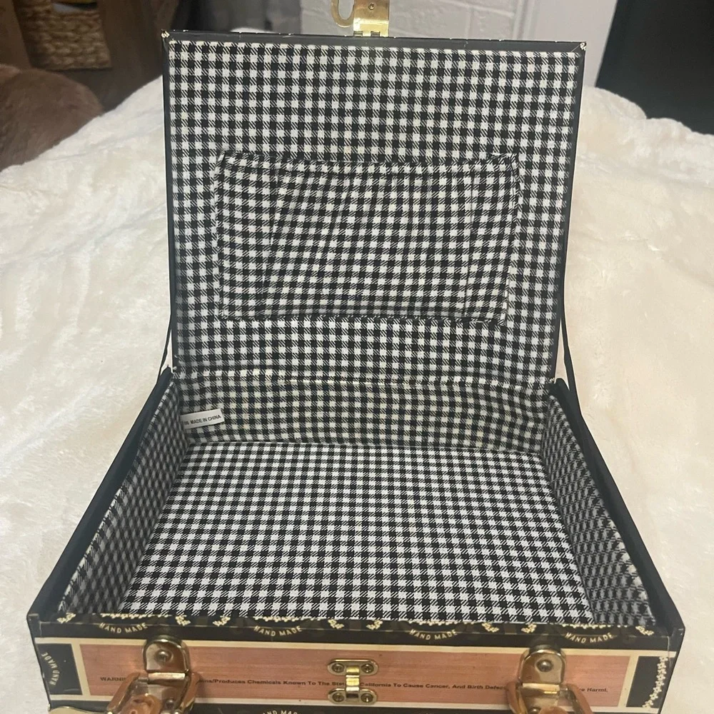 Romeo Roma Vintage Cigar Box Handbag in Cream & Black - Picture 4 of 9